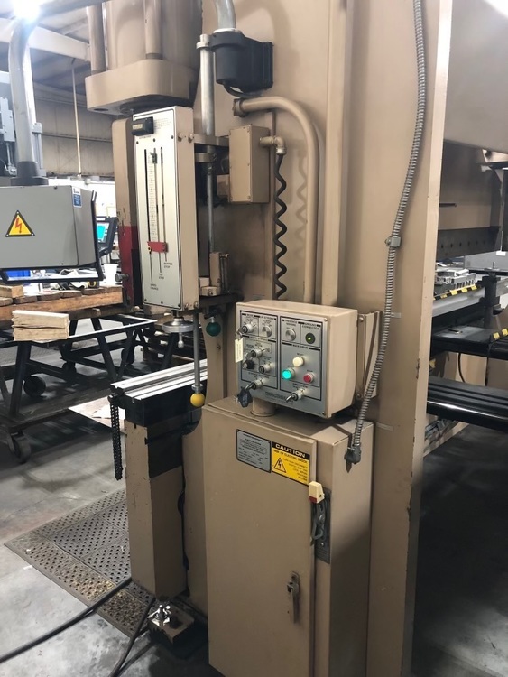 Cincinnati 230CBX10 Hydraulic Press Brake, Machine ID: 8938